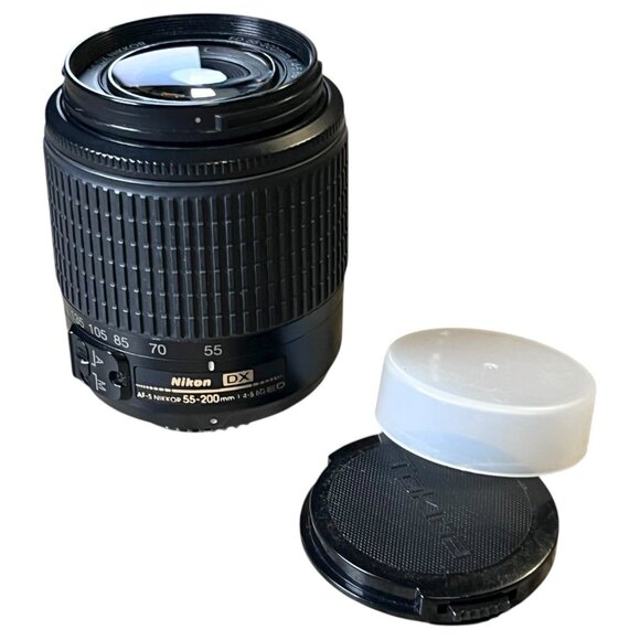 Nikon AF-S DX NIKKOR 55-200mm f/4-5.6G ED VR Lens - Picture 10 of 12